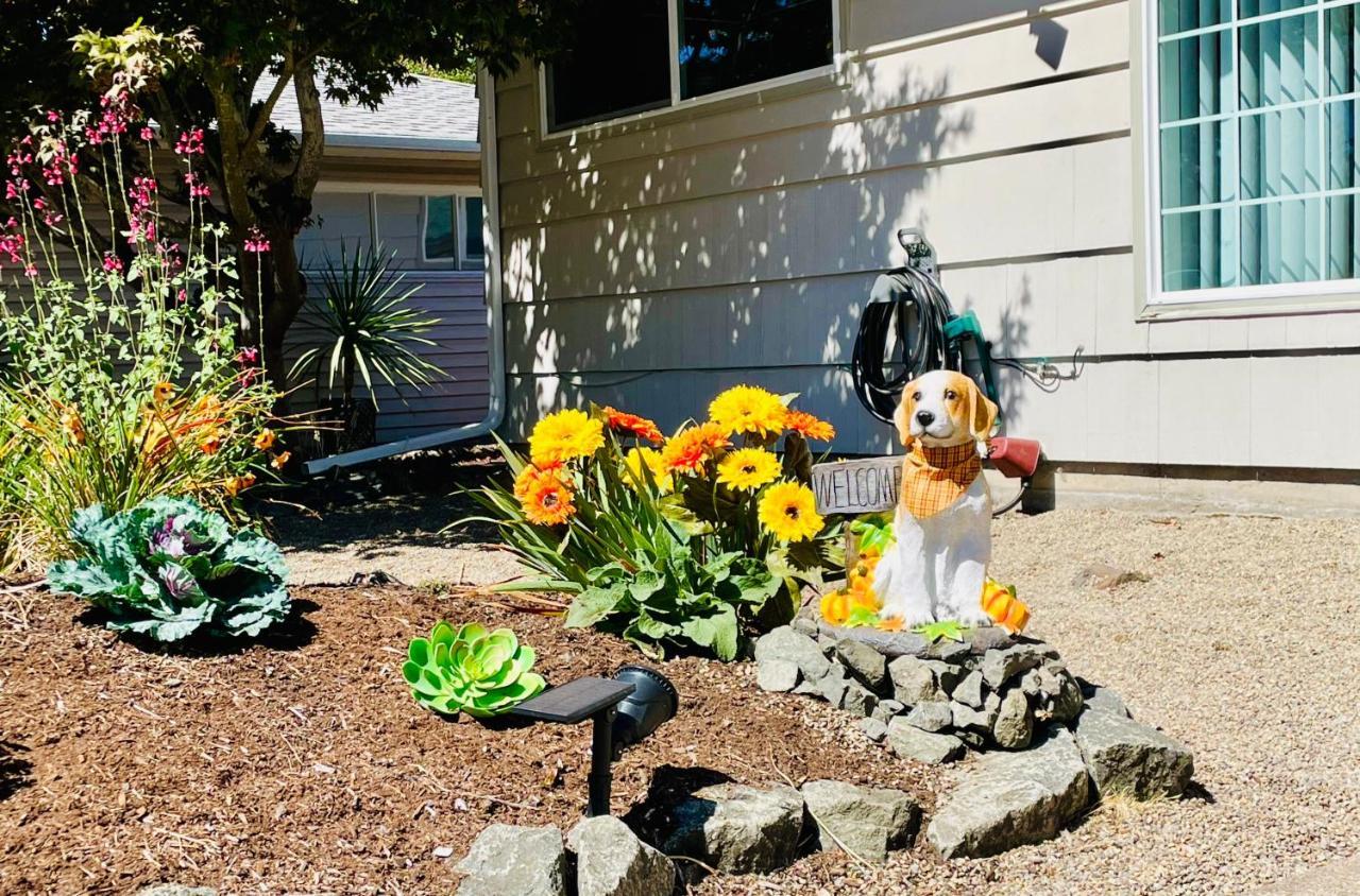 Villa Colorful 50'S Ranch In The Heart Of Eugene Exterior foto