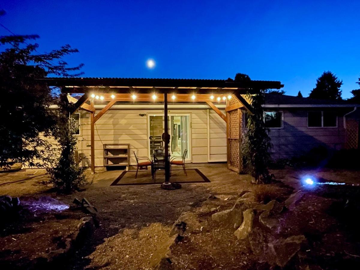 Villa Colorful 50'S Ranch In The Heart Of Eugene Exterior foto