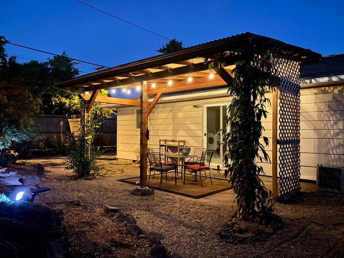 Villa Colorful 50'S Ranch In The Heart Of Eugene Exterior foto