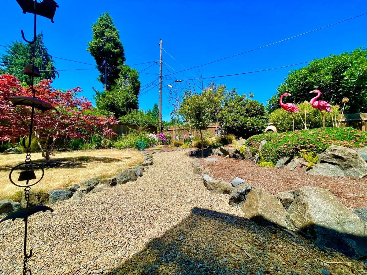 Villa Colorful 50'S Ranch In The Heart Of Eugene Exterior foto