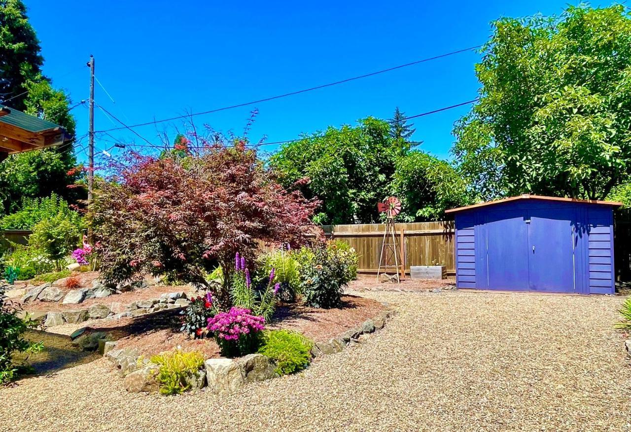 Villa Colorful 50'S Ranch In The Heart Of Eugene Exterior foto