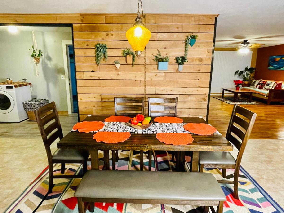 Villa Colorful 50'S Ranch In The Heart Of Eugene Exterior foto